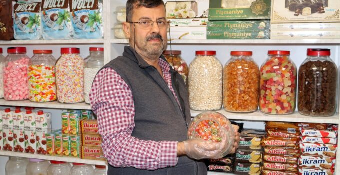 Rengârenk Nostalji: Uzun Çarşı’da Üç Kuşaktır Aynı Lezzet