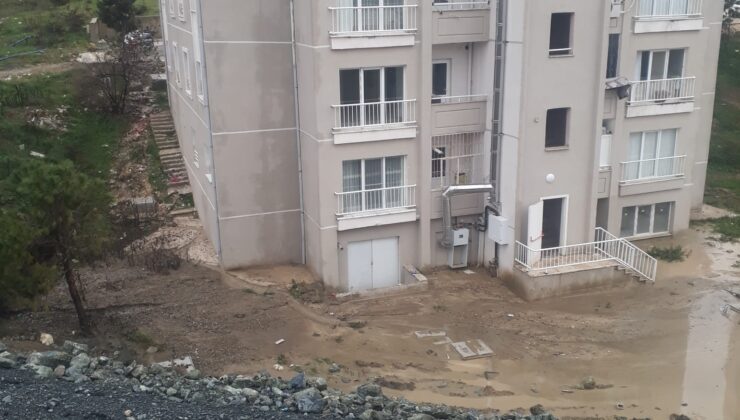 Hatay Valiliği Hizmet Binası Çevresindeki Binalar Sular Altında Kaldı!