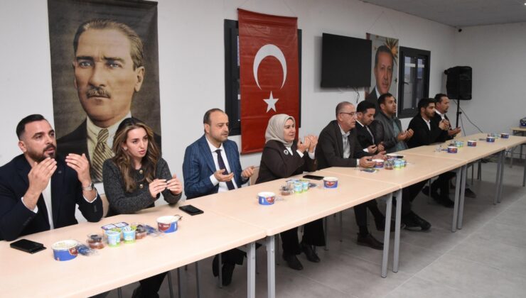 Başkan Yapar, AK Parti İlçe Teşkilatıyla İftarda Buluştu
