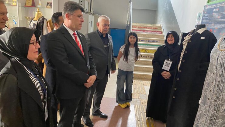 Antakya’da Giyim Teknolojisi Kursiyerlerinden Yıl Sonu Sergisi