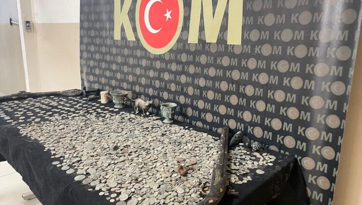 Araçtan Çıkanlar Şaşırttı!