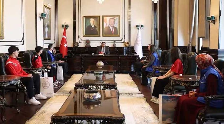 Vali Masatlı Gençleri Ağırladı